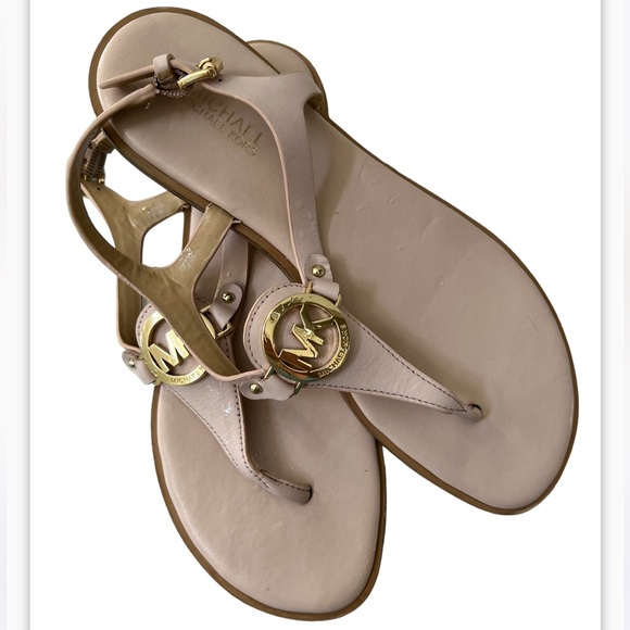 Shoes - EUC MICHAEL KORS SANDALS